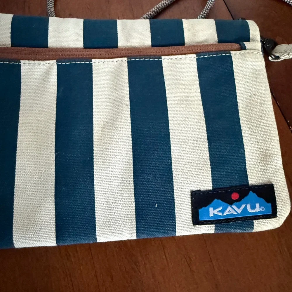Kavu canvas crossbody